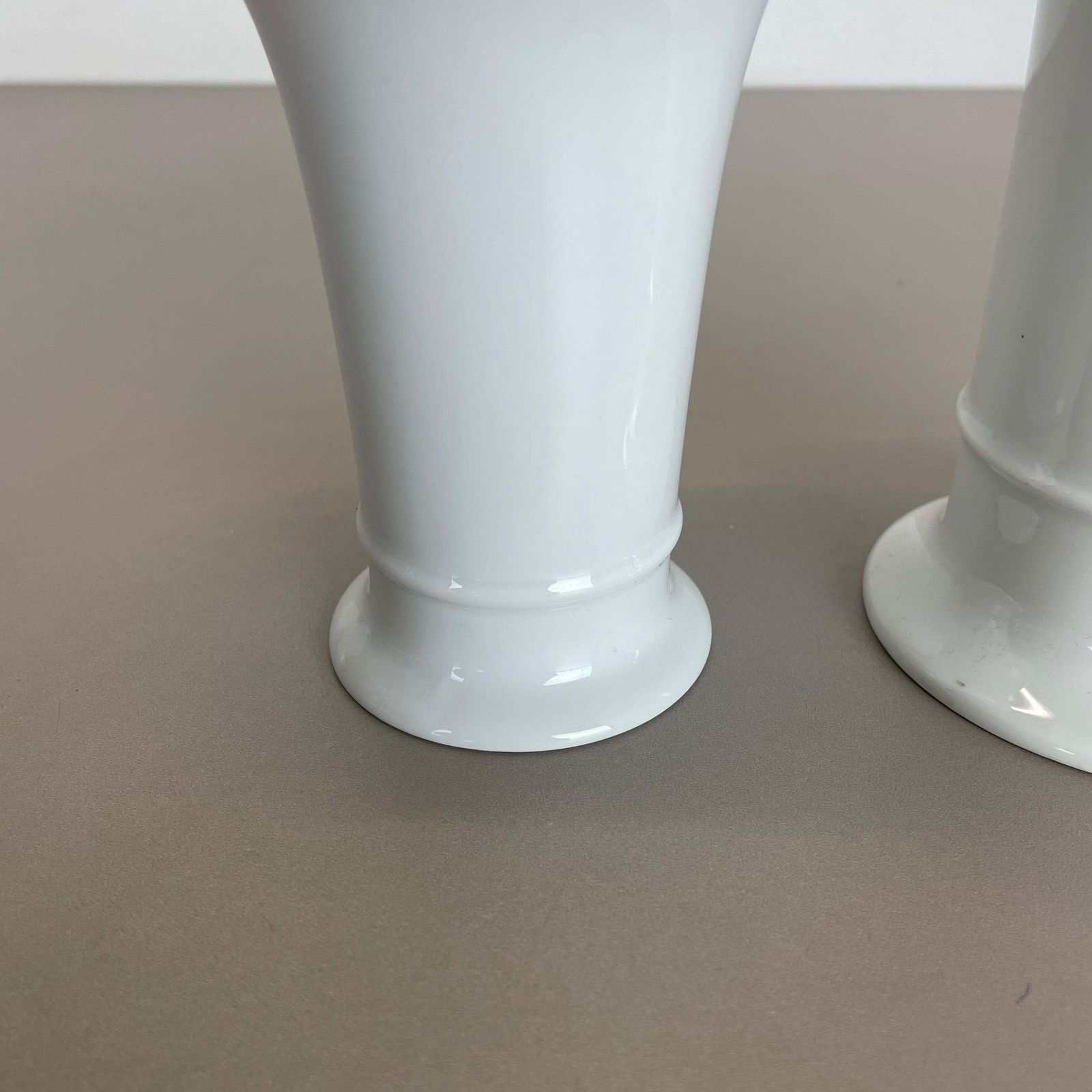 Set Of 2 Original Op Art White Porcelain Vases By Ak Kaiser, Germany, 1970s photo vintage