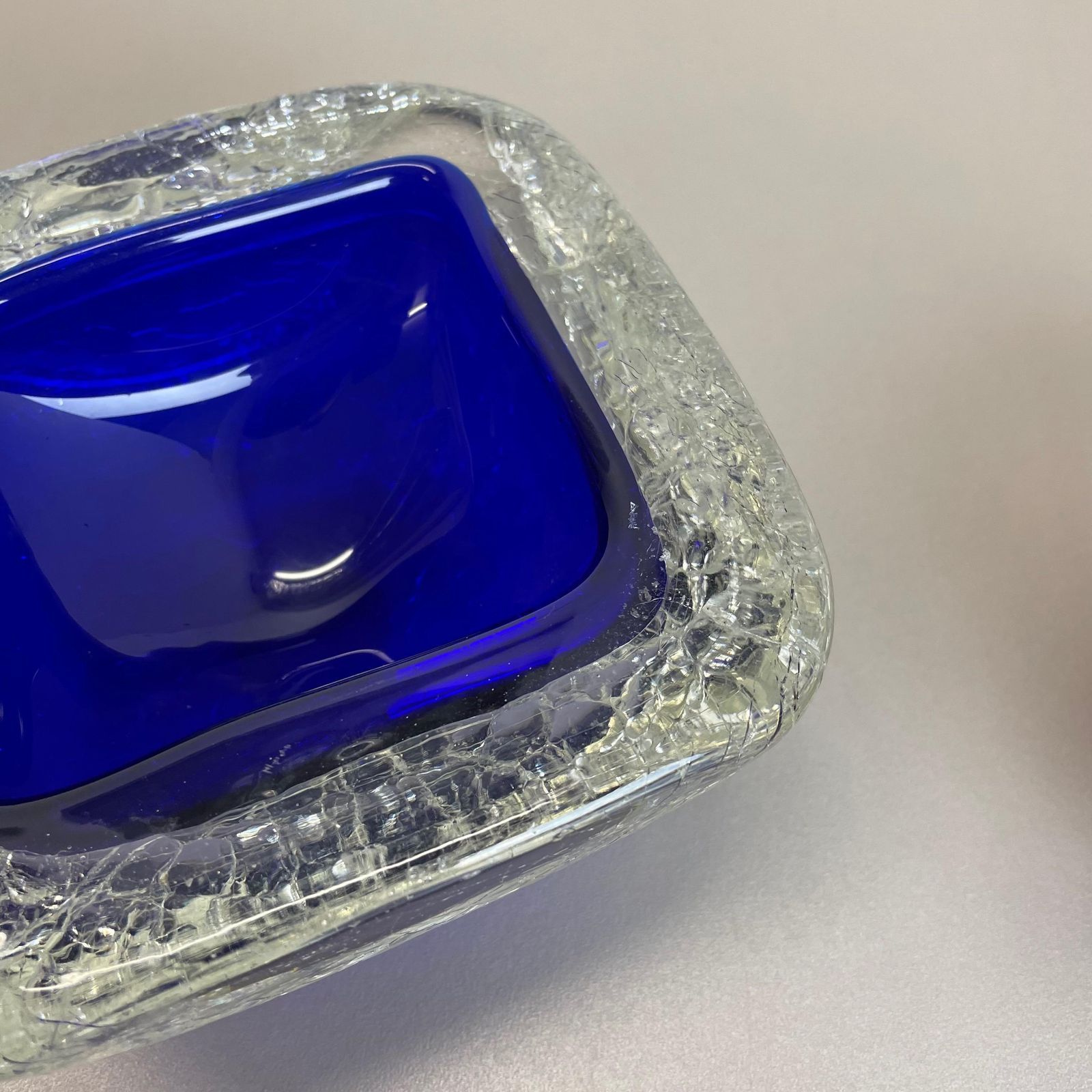 Set Of 2 Murano Glass Crack Structure Bowl Shells Ashtray Element, Italy, 1970s photo vinterior