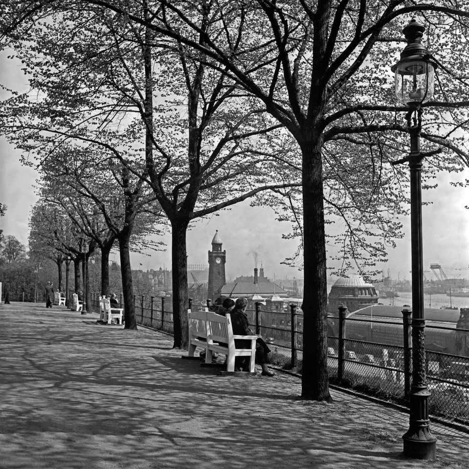 Karl Heinrich Lämmel Promenade St. Pauli Landing Bridges Hamburg Viewer, Germany 1938, Printed Later 1938/2021