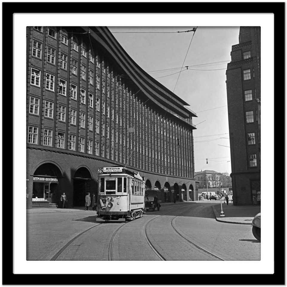 Karl Heinrich Lämmel Chile House Office Building Hamburg With Tram, Germany 1938, Printed Later 1938/2021 photo Art