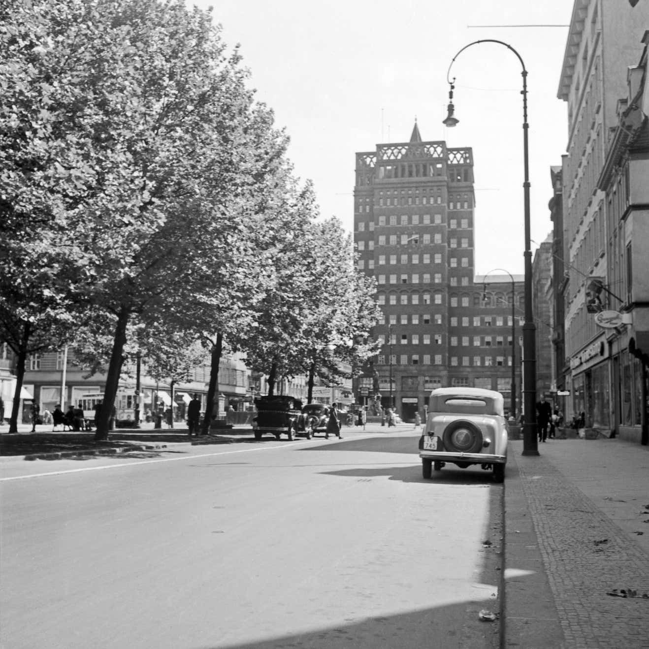 Karl Heinrich Lämmel Wilhelm Marx Skyscraper At Duesseldorf City Centre, Germany 1937 Printed Later 1937/2021