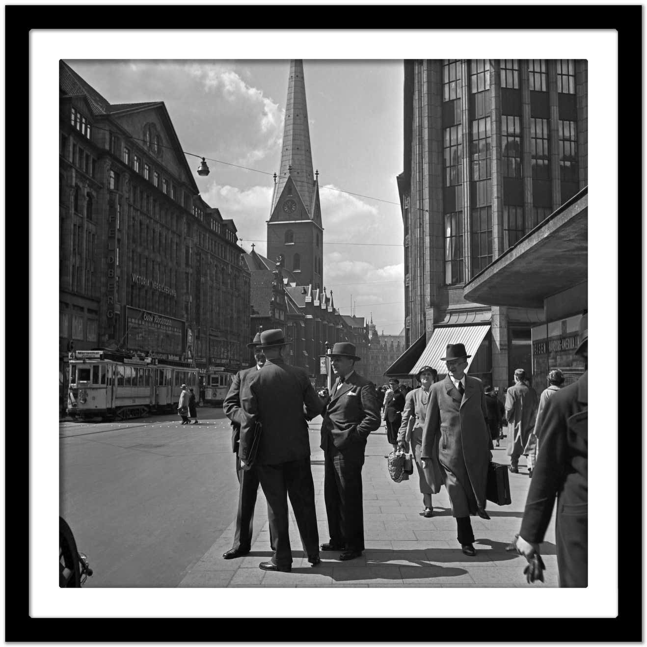 Karl Heinrich Lämmel Business People, Talking Moenckebergstrasse Hamburg Germany 1938 Printed Later 1938/2021 photo Art