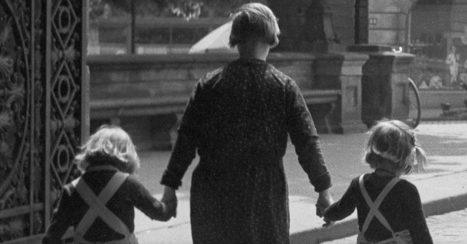 Karl Heinrich Lämmel Entrance Gate Darmstadt Castle Girls And Woman, Germany 1938 Printed Later 1938/2021 photo for sale