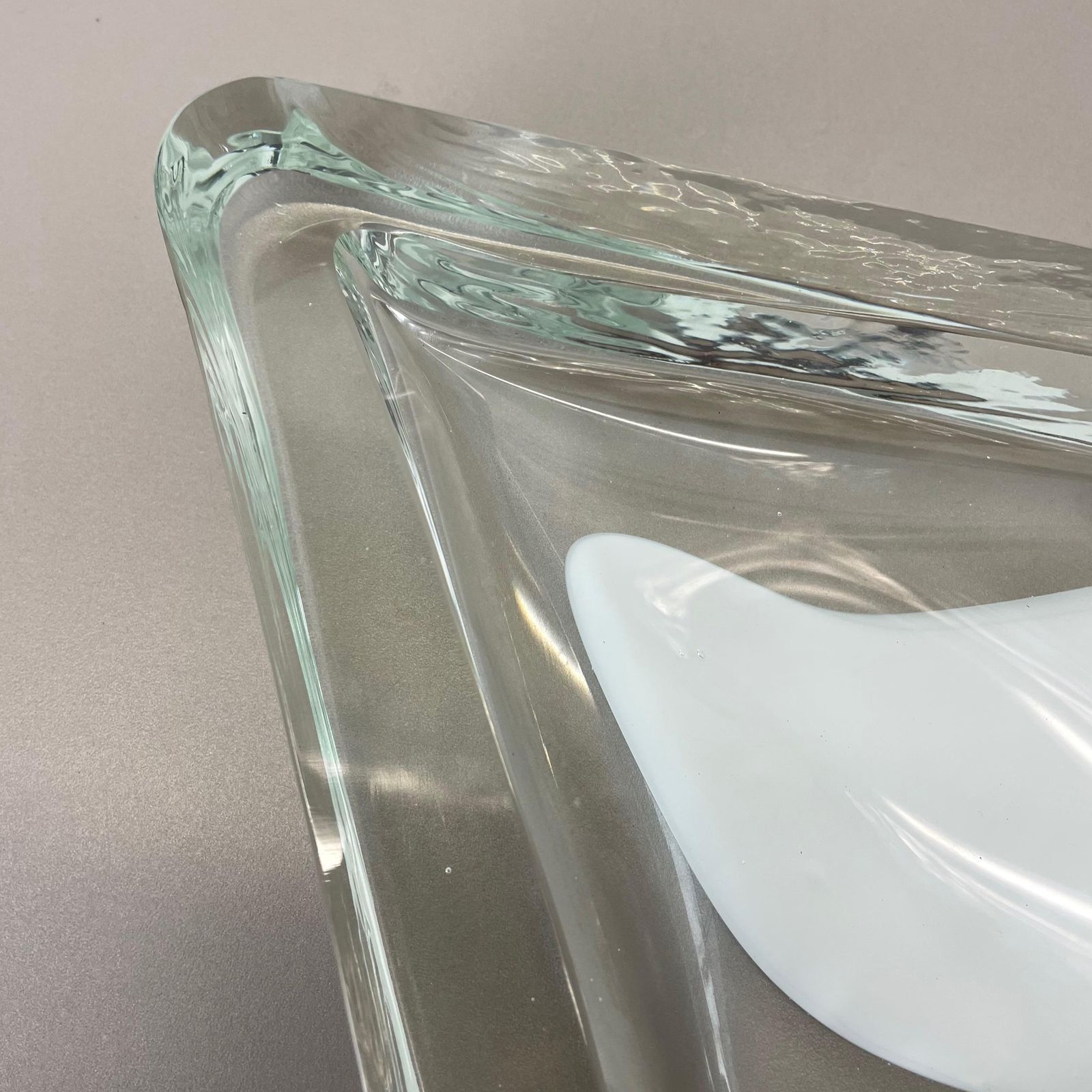 1963.0 New Old Stock 3.4kg Murano Ice Glass Shell Bowl Antonio Da Ros Cenedese, 1970 photo