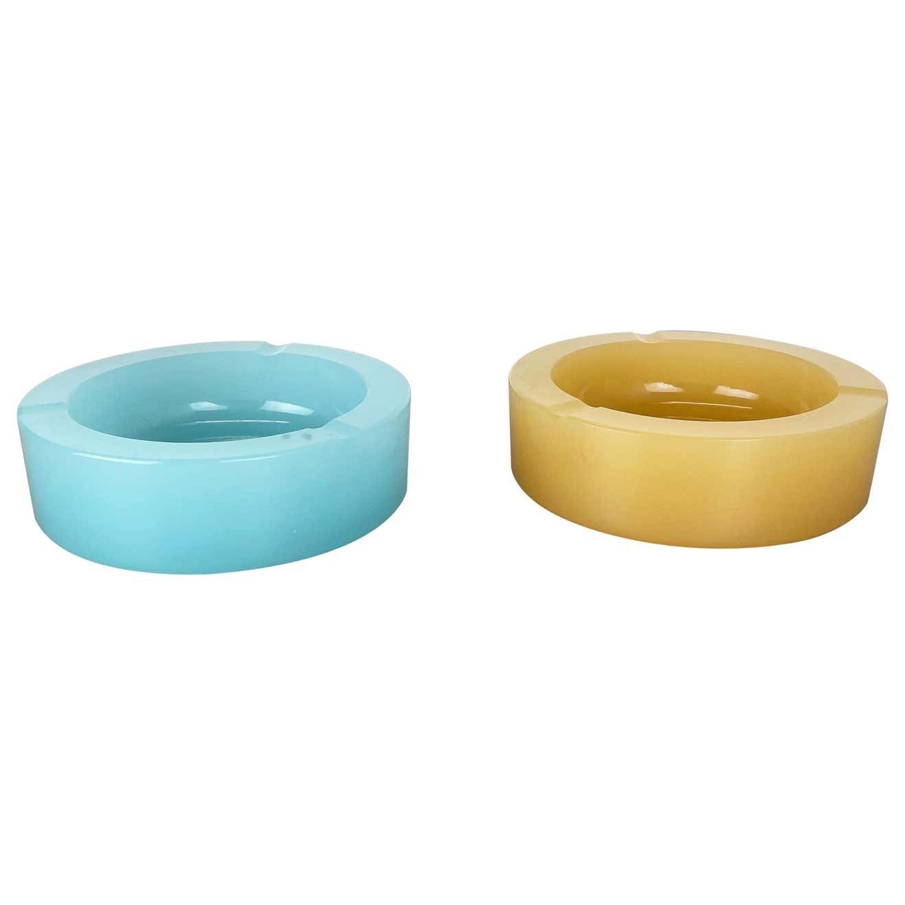 Set Of 2 New Old Stock Murano Opaline Glass Ashtray Shell Bowl By Cenedese, 1960