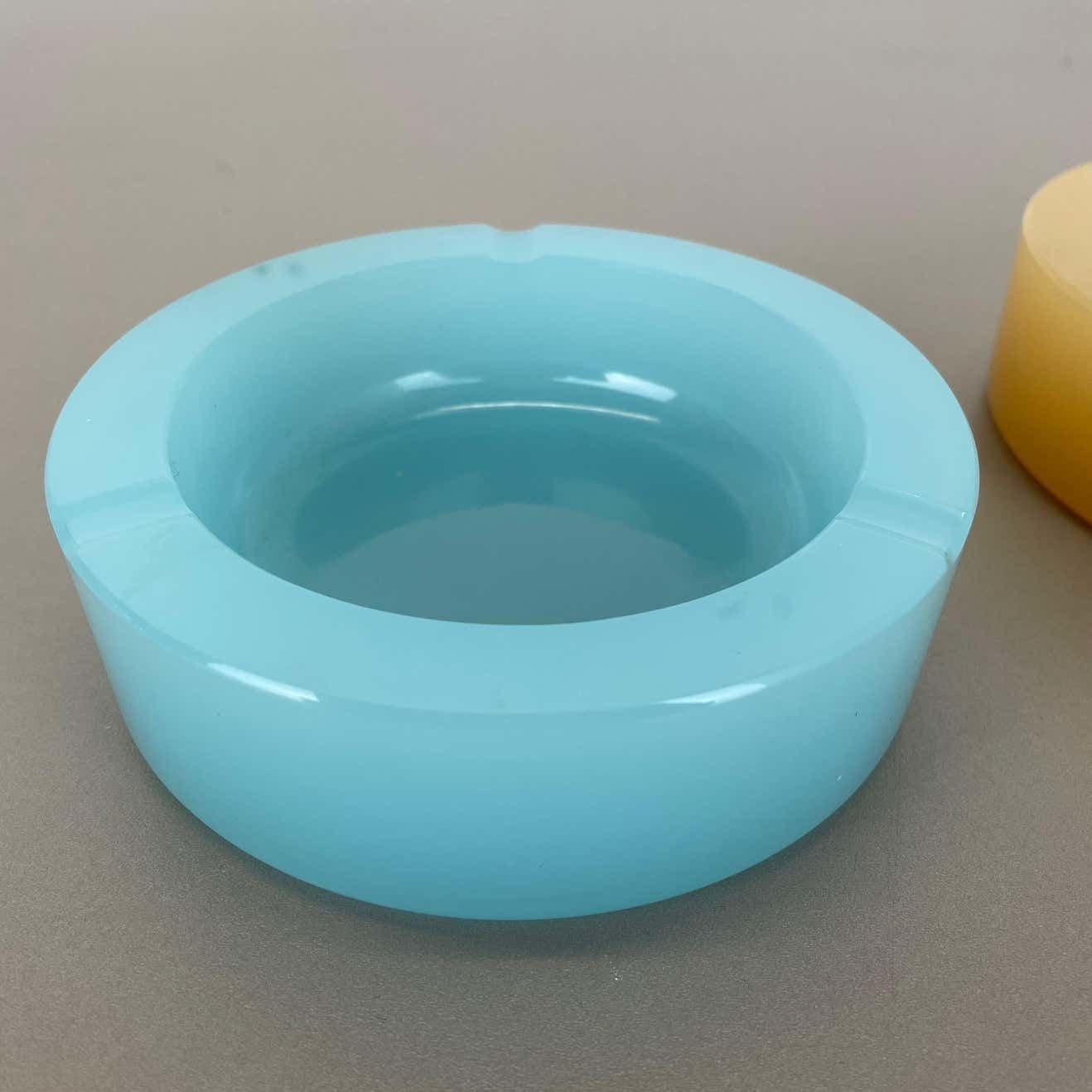 Set Of 2 New Old Stock Murano Opaline Glass Ashtray Shell Bowl By Cenedese, 1960 photo 785.0