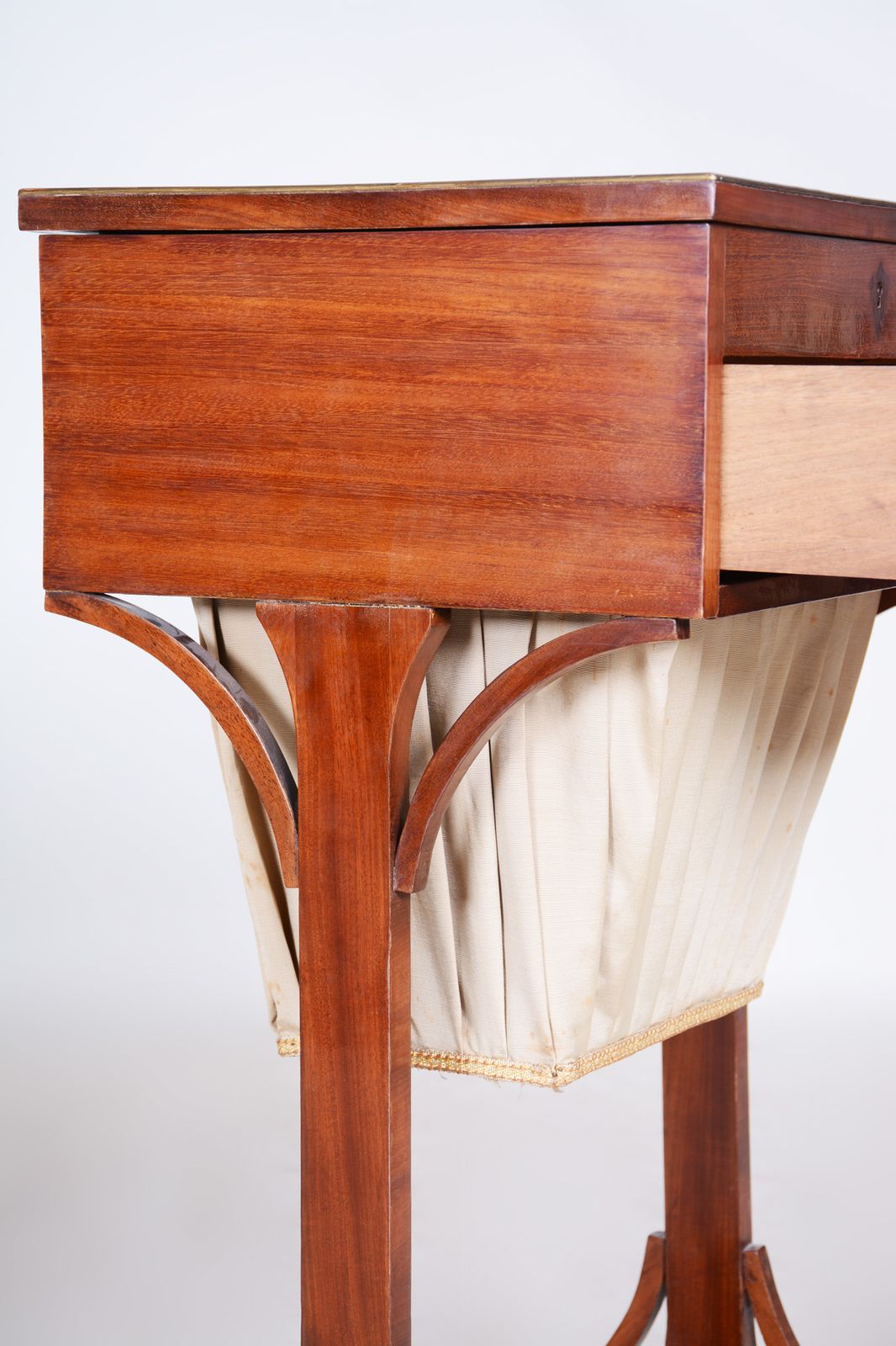19th Century Restored German Biedermeier Table, Made With Mahogany, 1820s photo 993.0