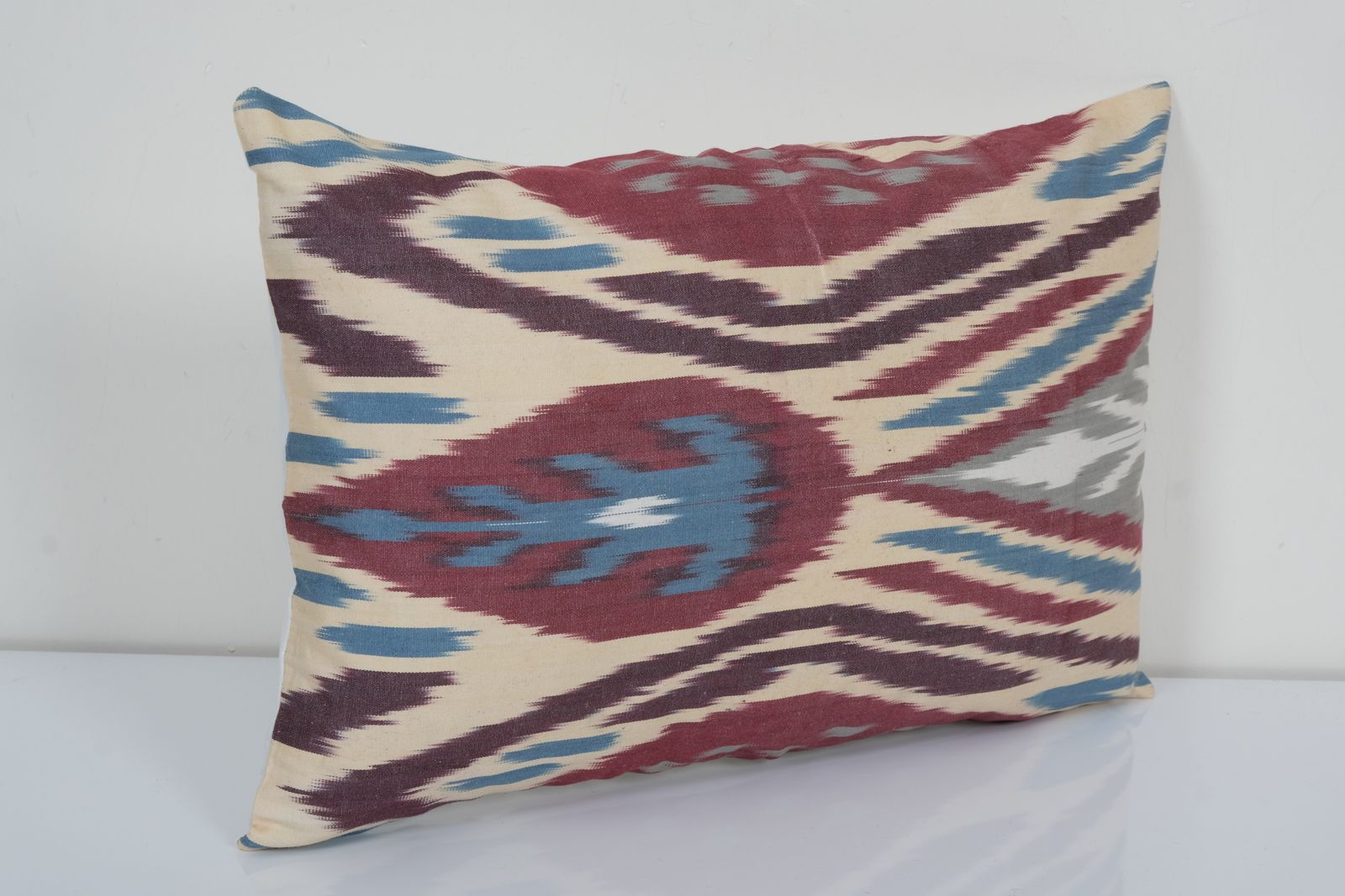 Uzbek Ikat Pillow Ikat Fabric Ikat Throw Pillow Accent Pillow, Cream Design 30x45 Cm photo Textiles