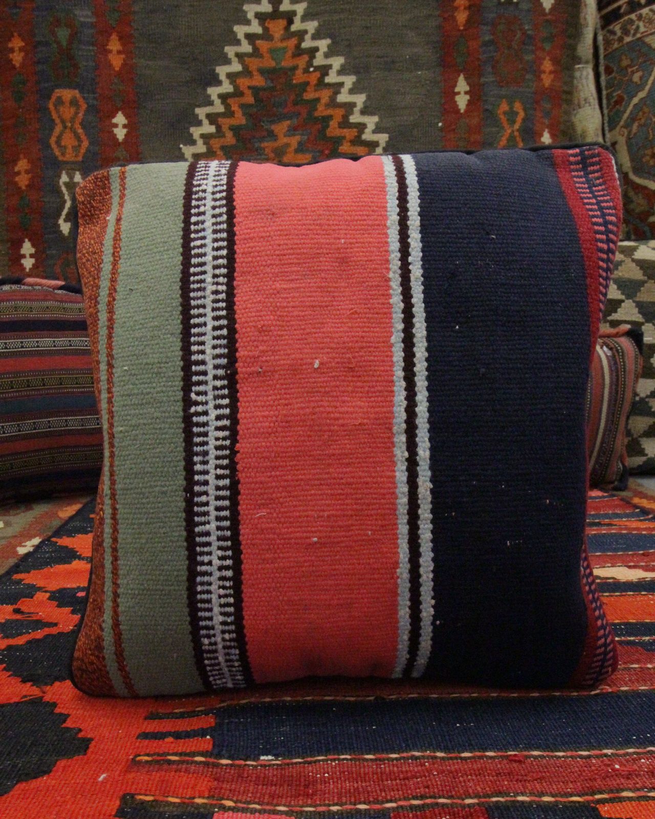 Handmade Wool Kilim Cushion Cover Traditional Scatter Pillow  42x42cm photo furniture