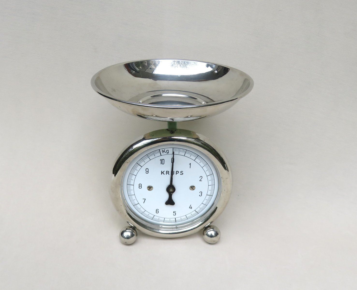 Bauhaus Chrome Plated Kitchen Scale From Krups photo furniture