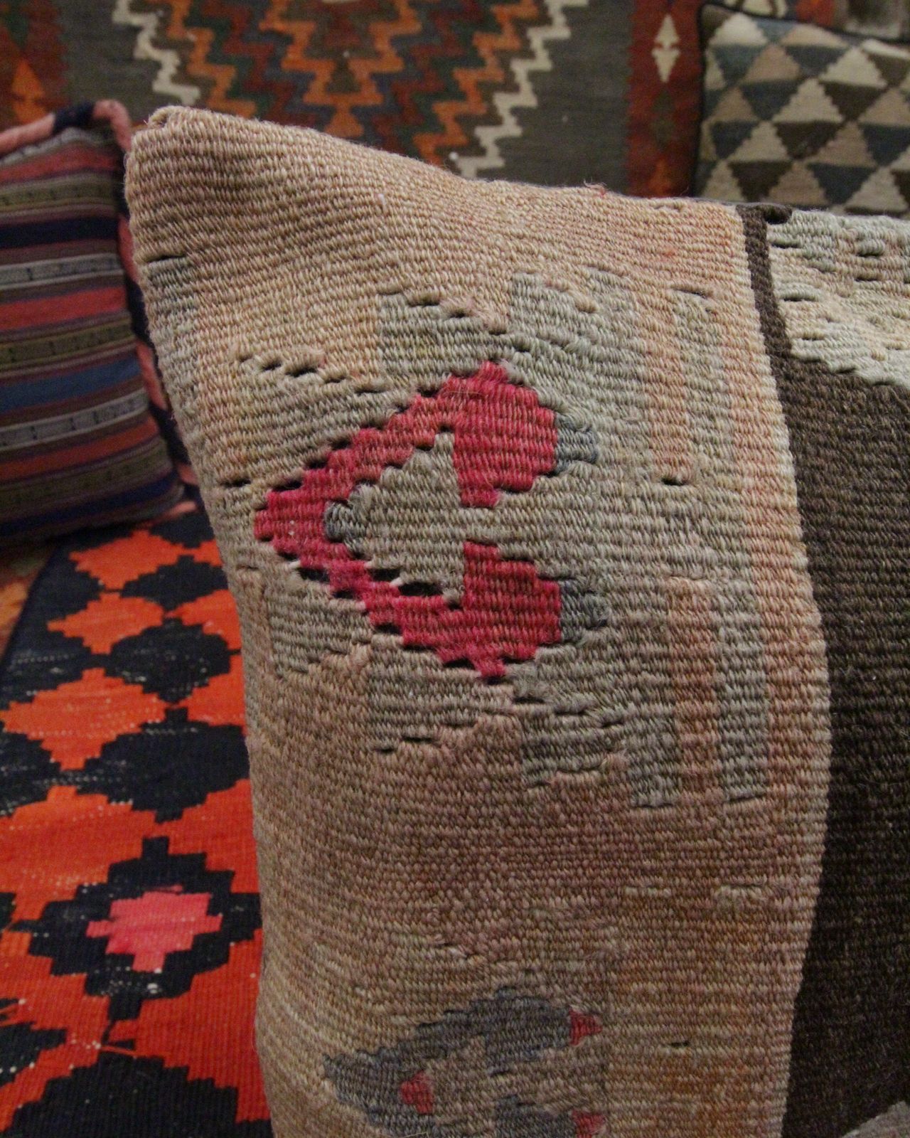 Traditional Geometric Kilim Cushion Cover Handmade Wool Scatter Pillow  40x40cm photo furniture