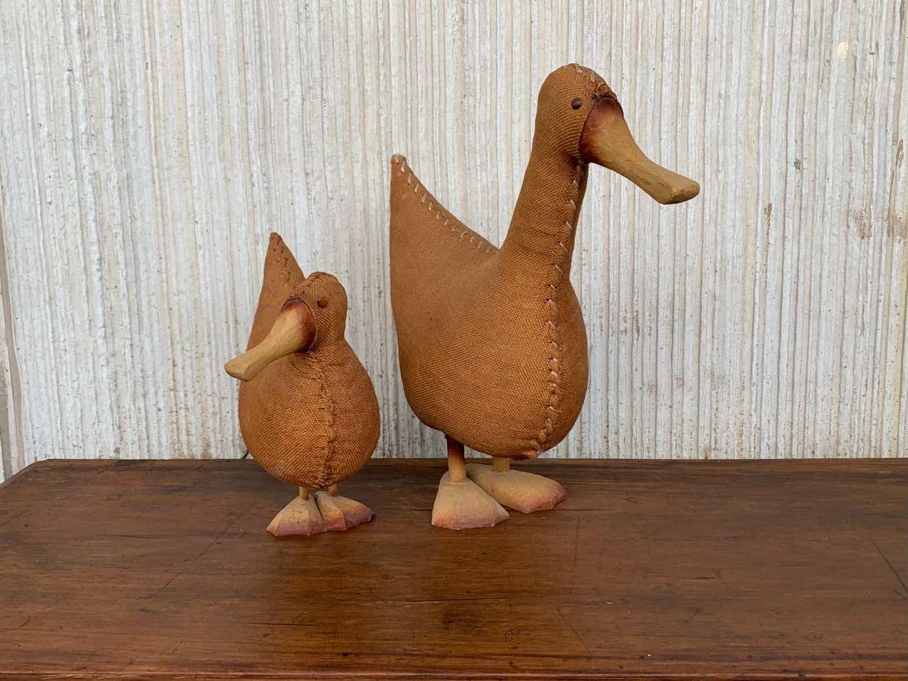 Paire de canards en osier tressé mid-century, détails en bois photo Art
