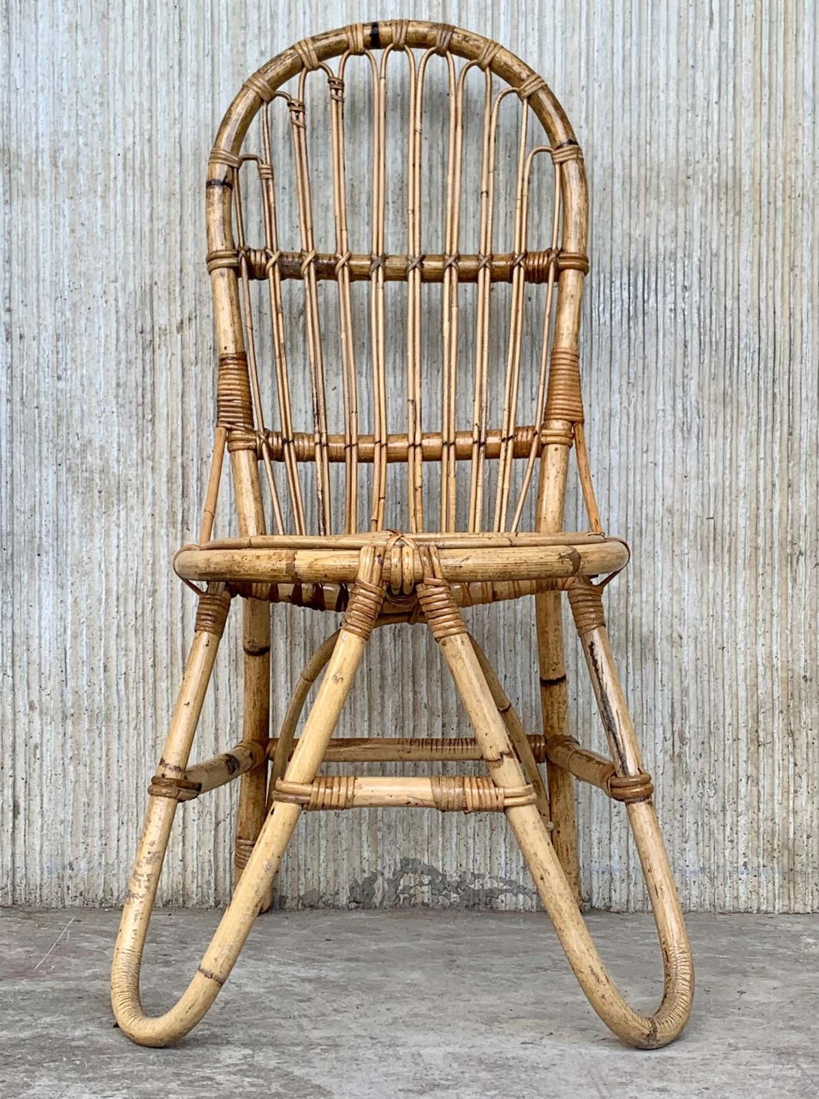Ensemble de cinq chaises de salle à manger françaises en bambou et rotin, vers 1970 photo Mobilier