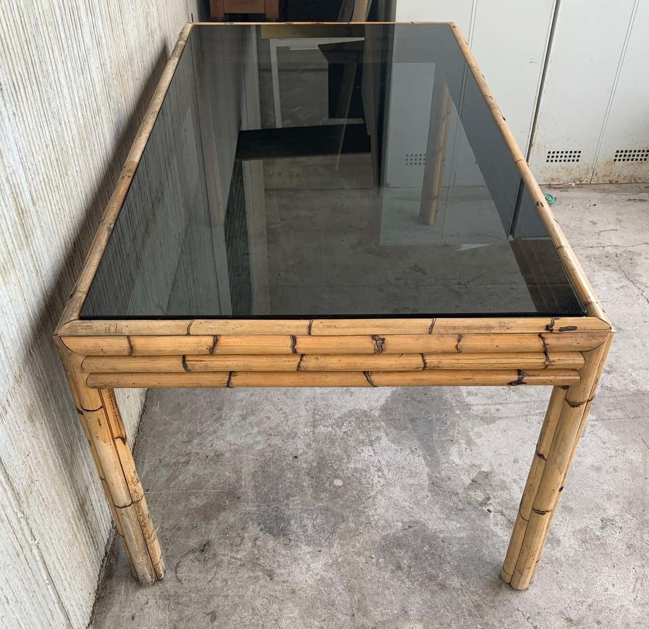 Table à manger en bambou et verre fumé, Espagne, années 1980 photo vinterior