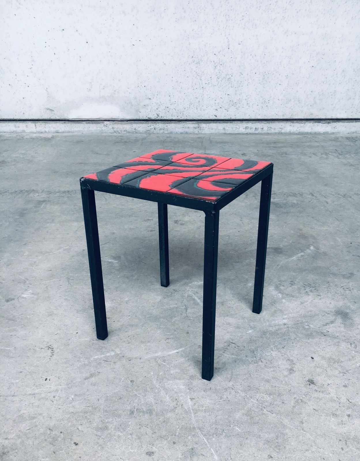 Mid Century Modern Bijzettafel Met Keramisch Blad, België, Jaren 1960 photo furniture