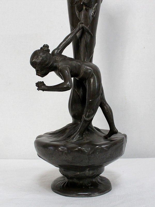 Top Pewter Vase, Young Woman Picking A Water Lily, Signed P. Jean, Art Nouveau, Early 20th Century photo vintage