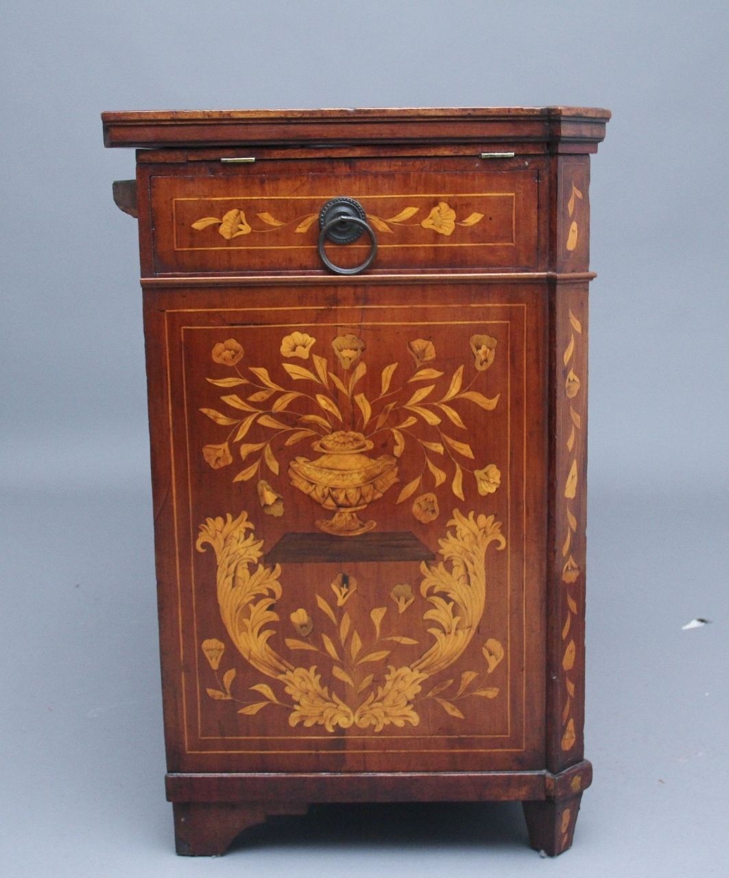 Early 19th Century Dutch Travelling Cabinet photo vinterior