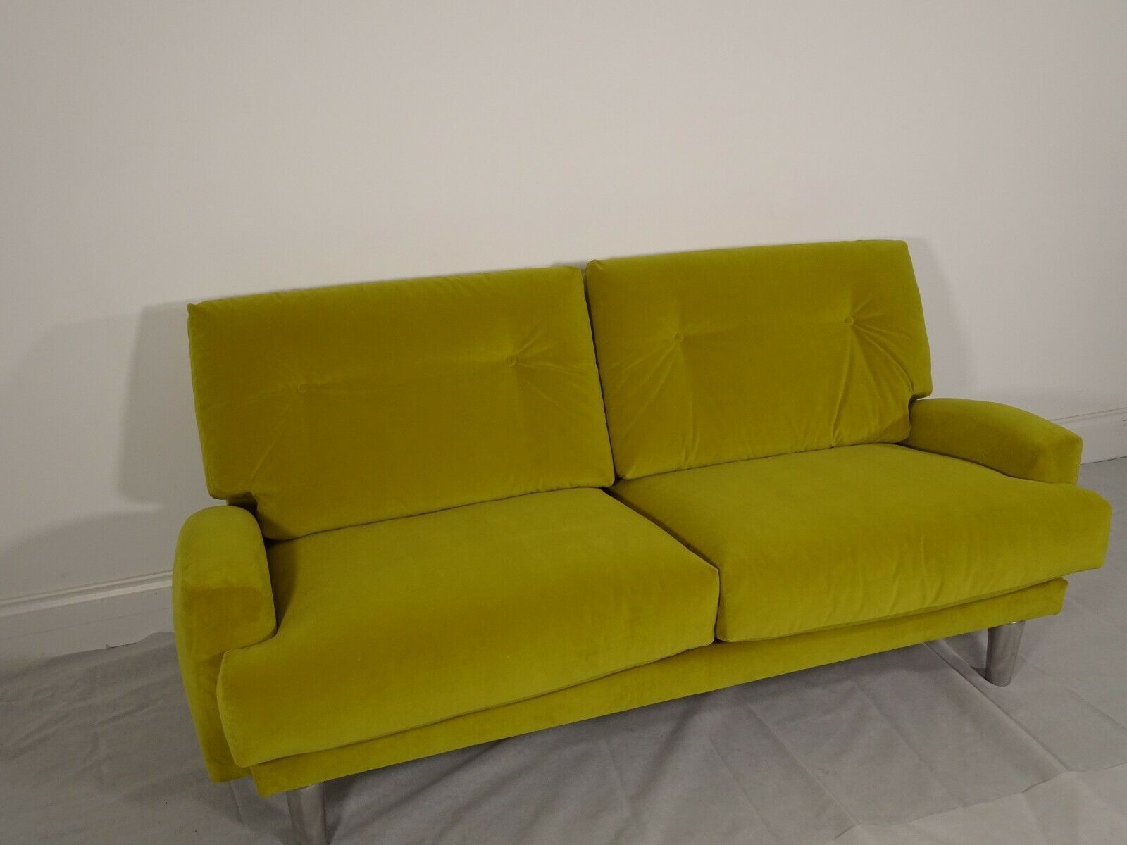 Furniture Immaculate Leolux Wizard In Stunning Sanderson's Lime Velvet Fabric photo