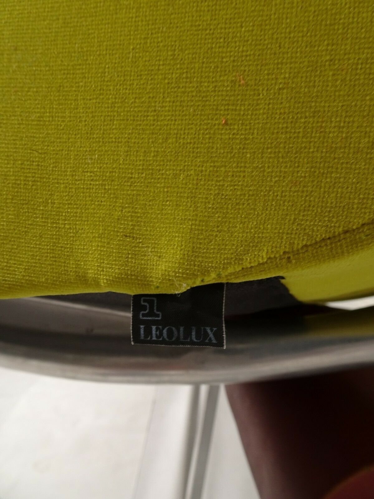 2640.0 Immaculate Leolux Wizard In Stunning Sanderson's Lime Velvet Fabric photo