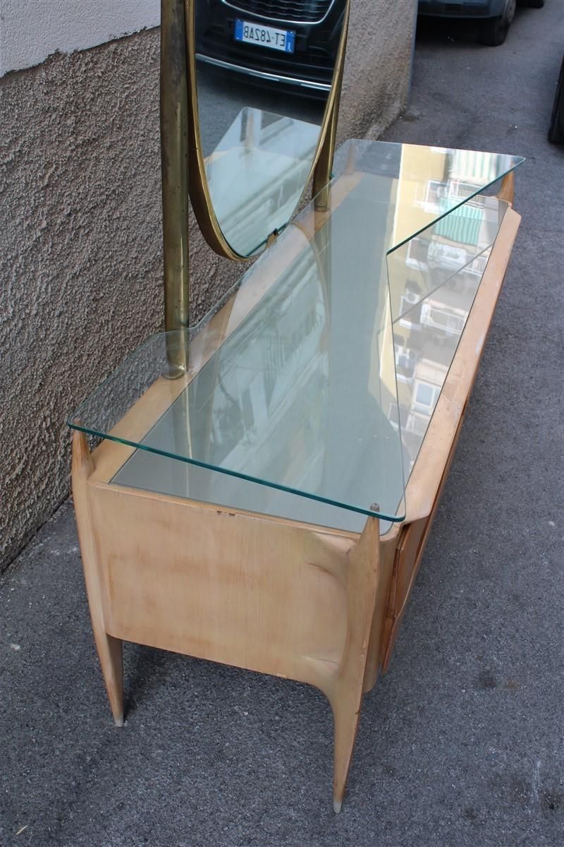 photo vintage Silvio Cavatorta Chest Of Drawers In Maple With Mirror And Brass Mid Century