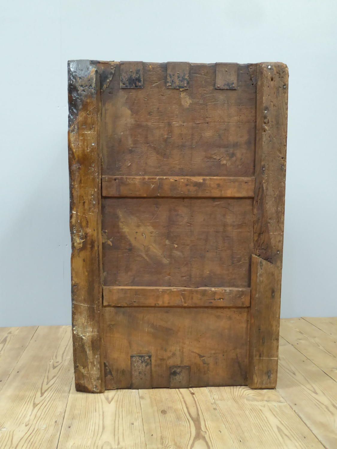 photo vinterior Early 19th C Banded Oak Silver Trunk