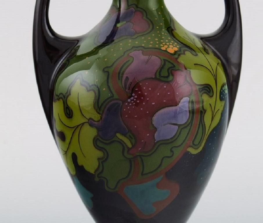 Regina, Holland, Antique Art Nouveau Vase With Hand Painted Flowers And Foliage photo vinterior