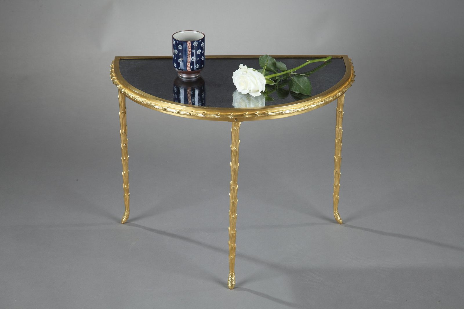 Petite table demi-lune Maison Baguès, plateau en miroir vieilli, en bronze photo furniture