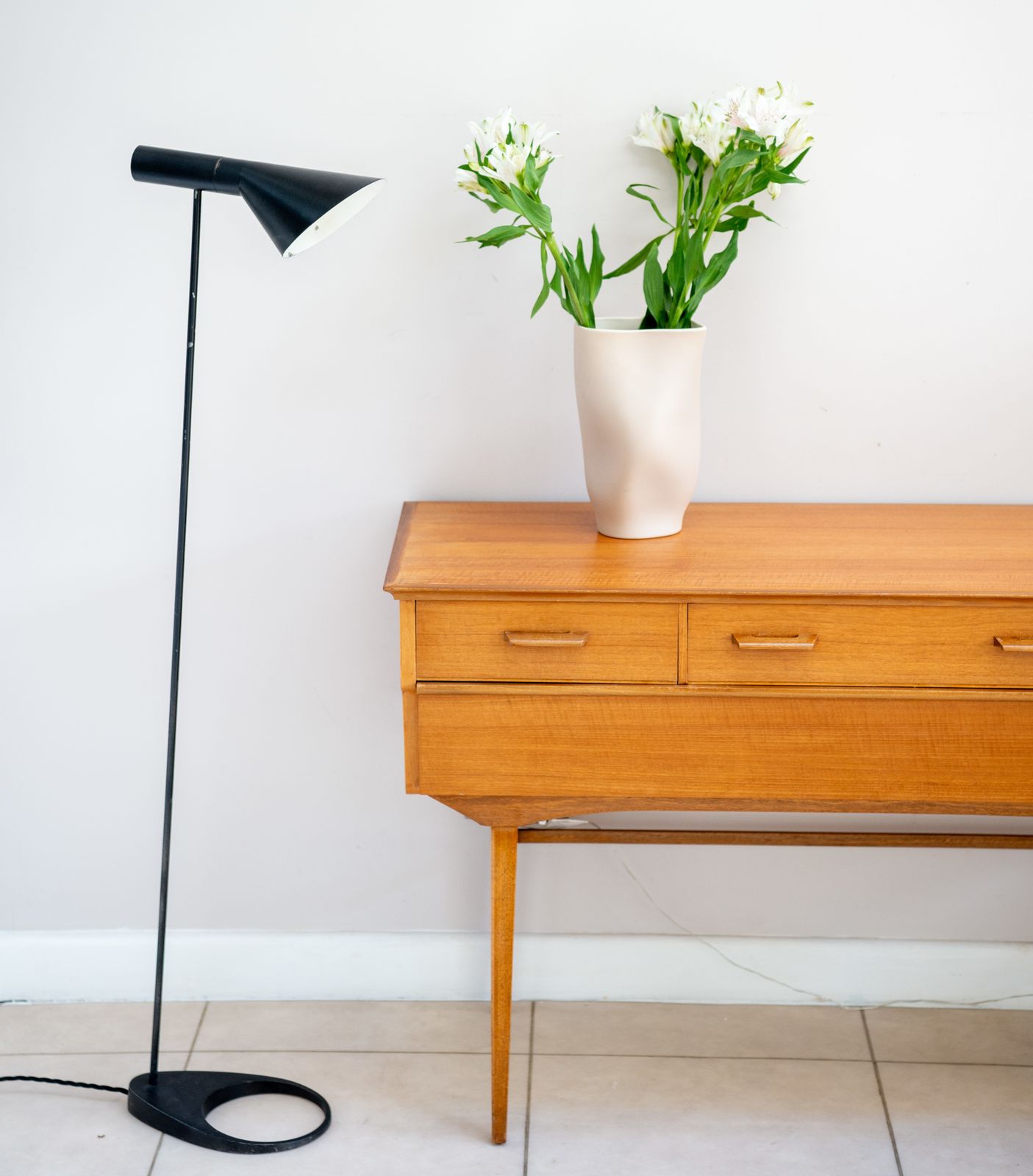 Original First Production Aj Visor Floor Lamp By Arne Jacobsen For Louis Poulsen.