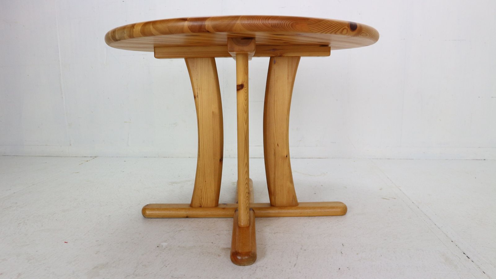 Round Solid Pinewood Dinning Table, 1970's Denmark photo 1391.0