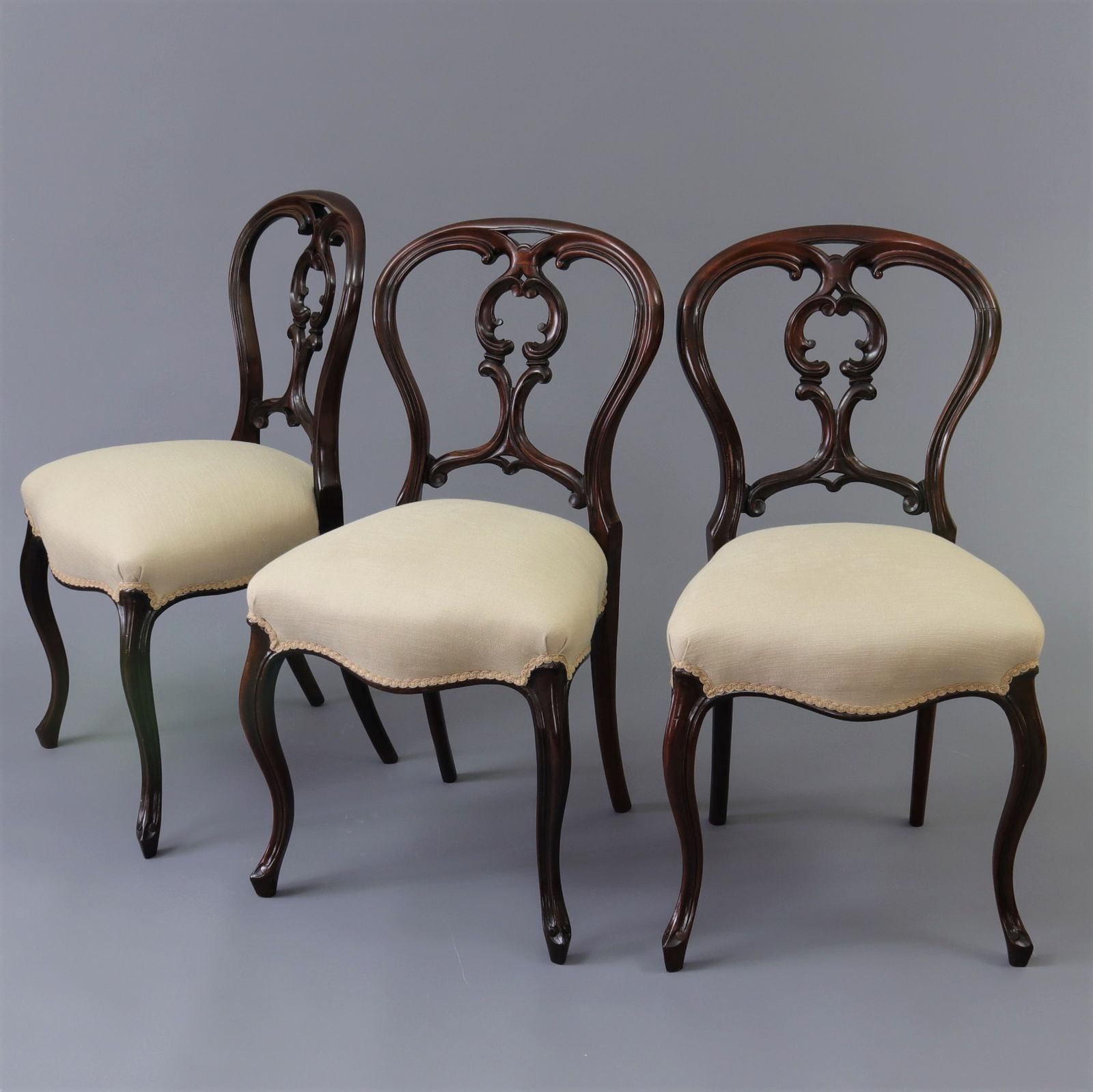 Fine Set Of Six Mid 19th Century Rosewood Balloon Back Chairs photo for sale