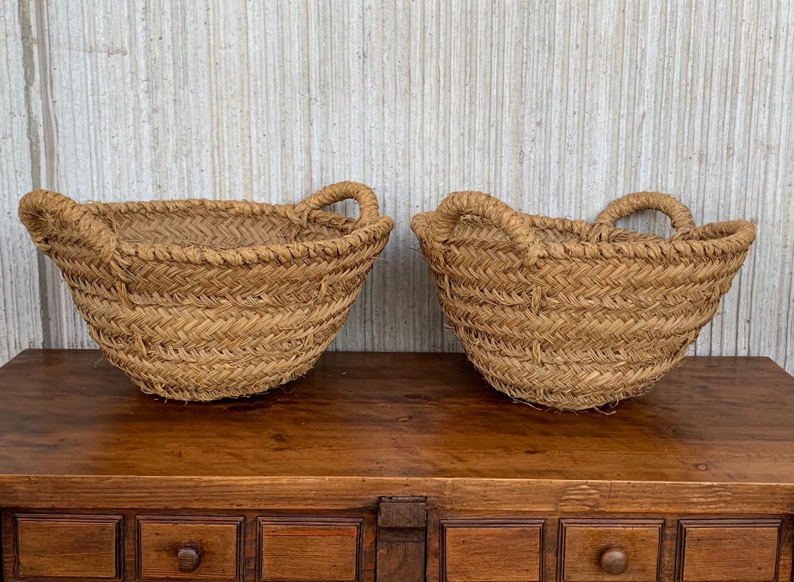 photo for sale Lot de 2 paniers de vendange espagnols en osier tressé