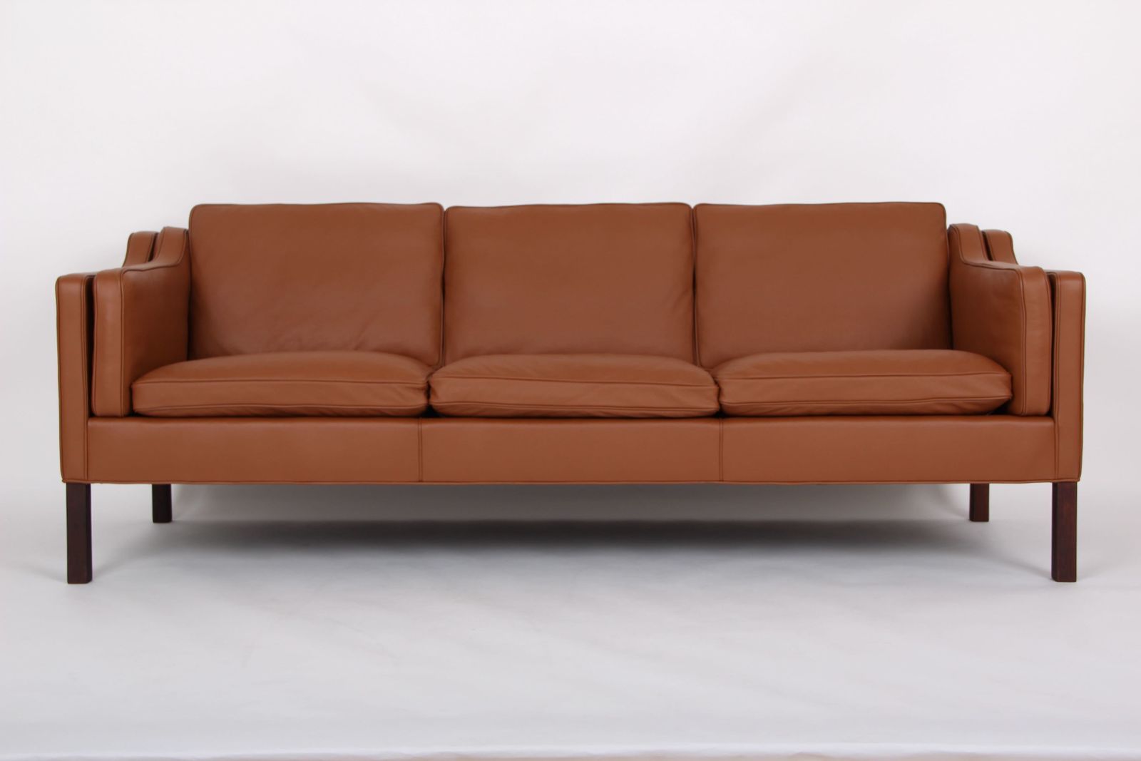 Børge Mogensen, 3 Seat Modell 2213. Brown Leather. Restored.