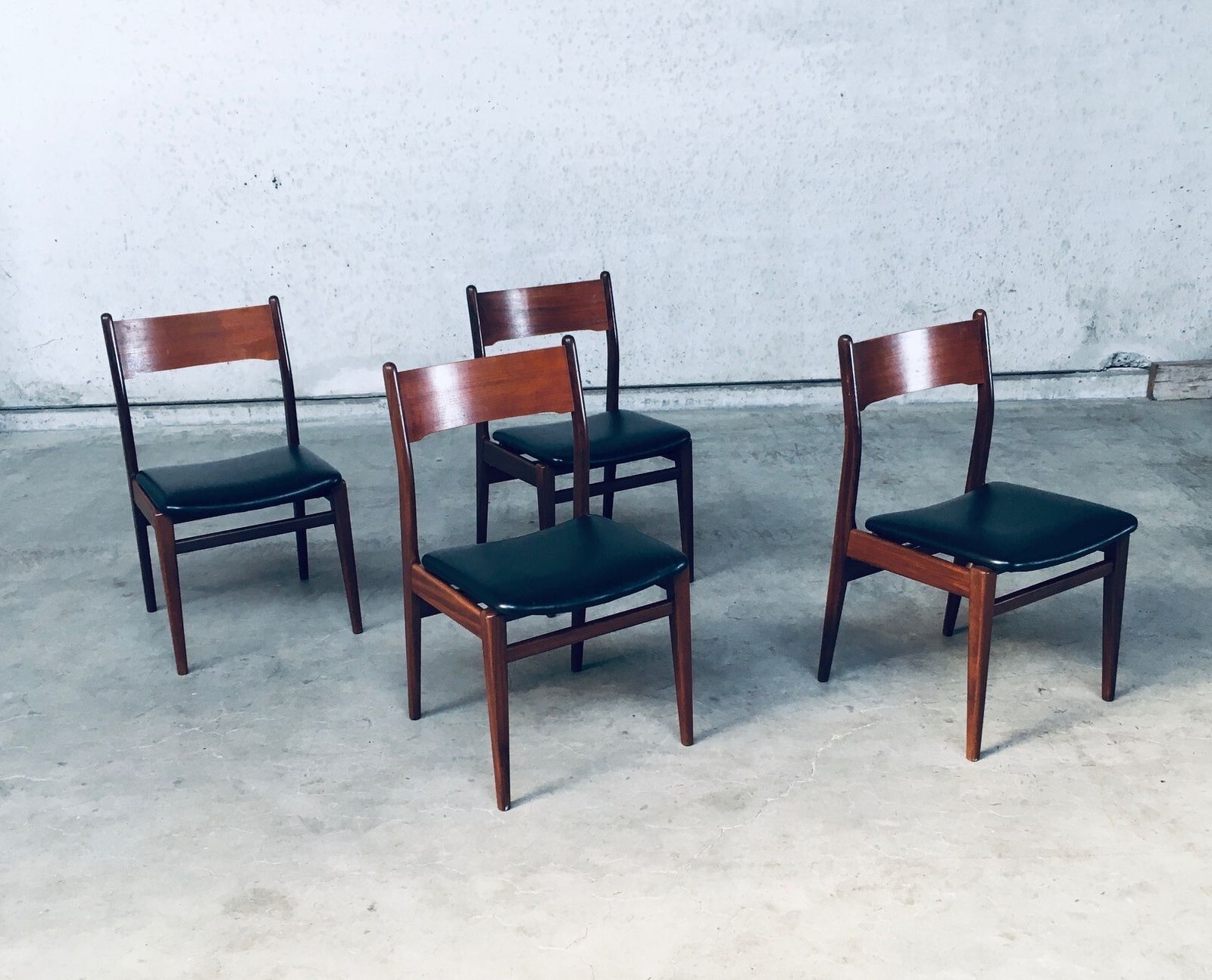 Midcentury Modern Scandinavian Design Teak Dining Chair Set photo vinterior