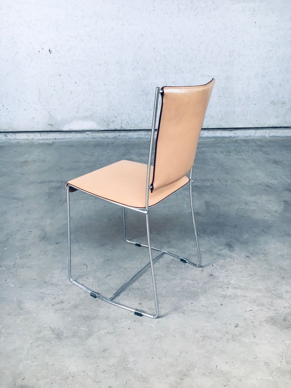 photo buy Postmodern Italiaans Design Lederen Eetkamerstoelen Van Segis, Italië, Jaren 1990