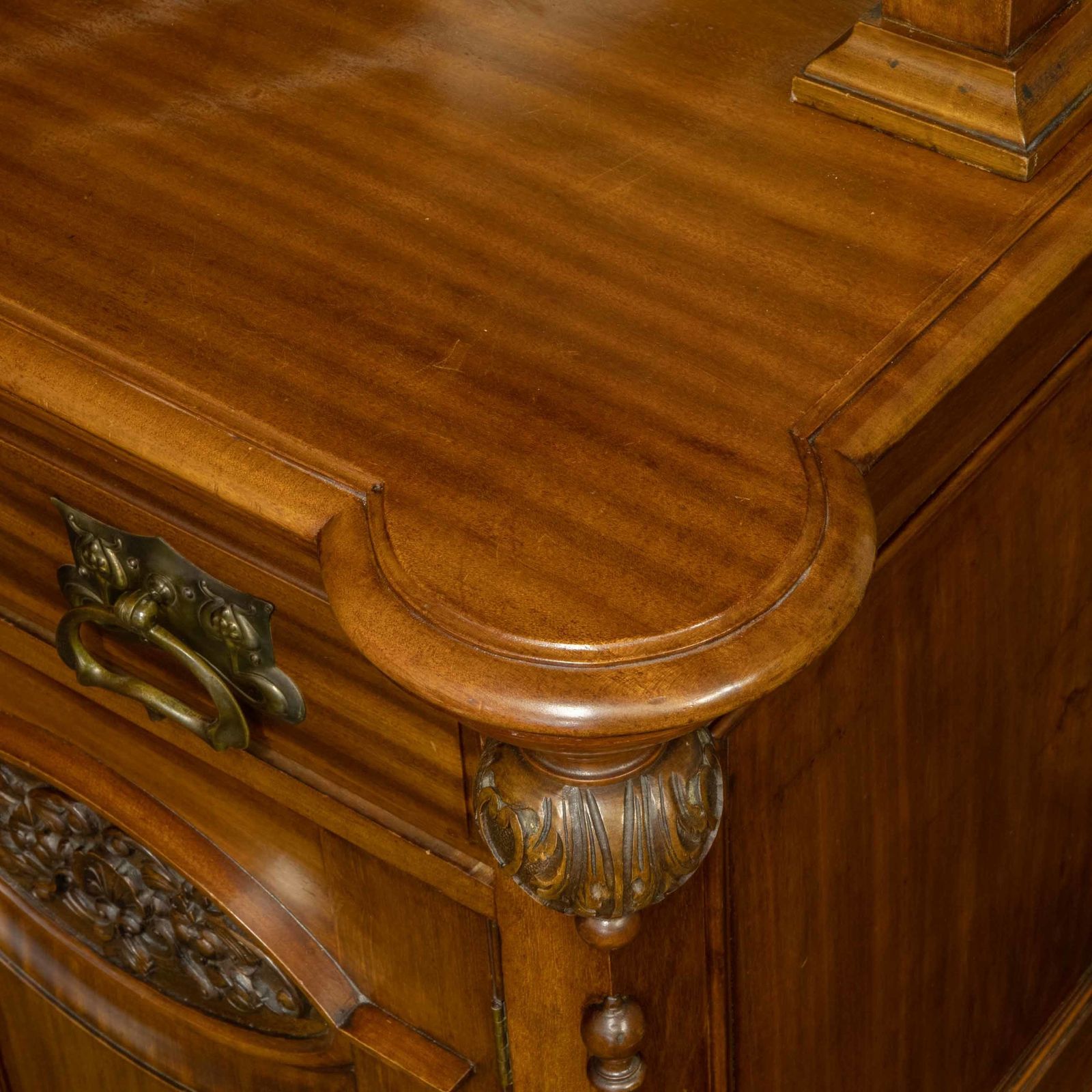 2850.0 Victorian Mahogany Sideboard, 1800s photo