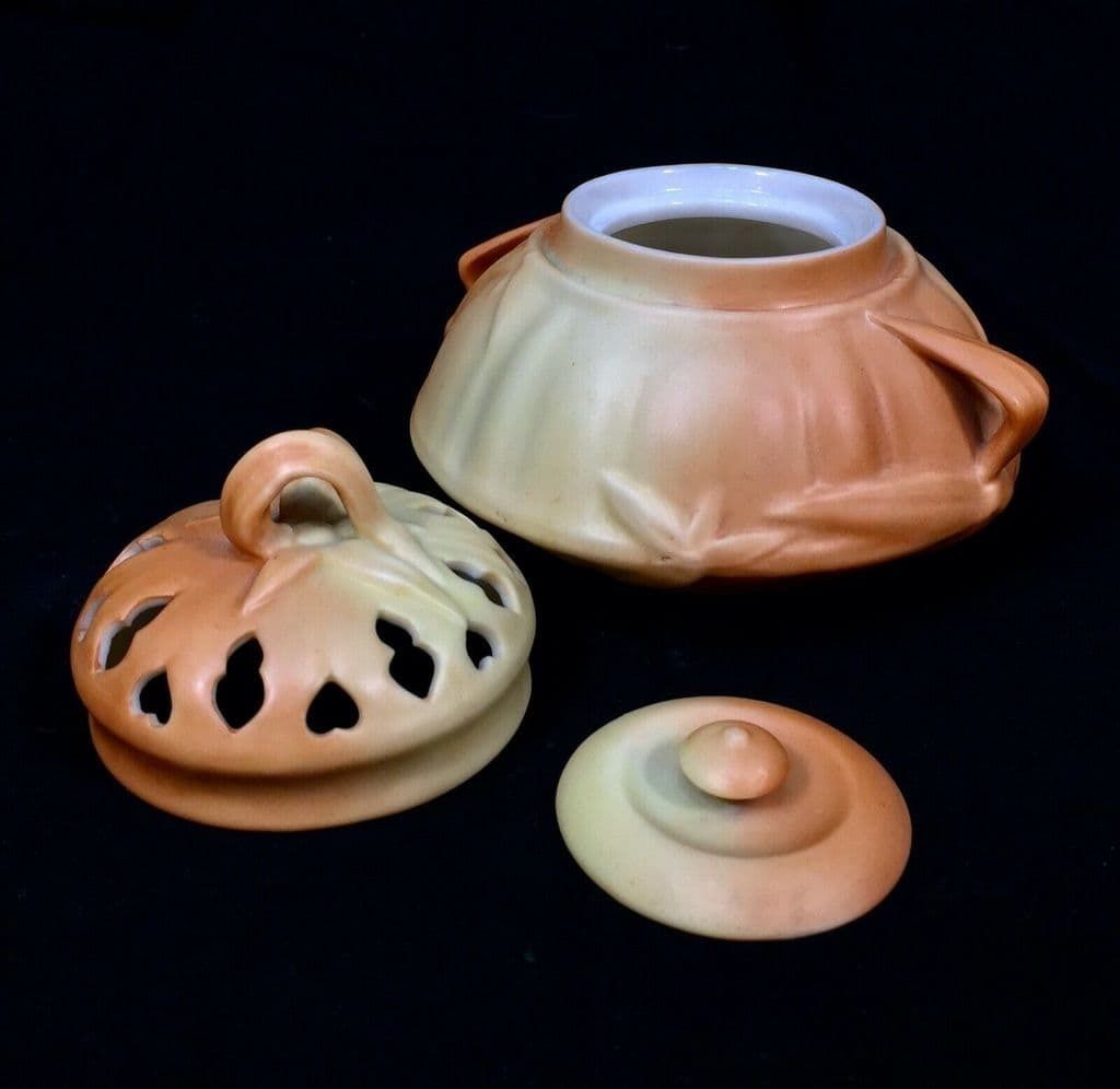 Antique Royal Worcester Porcelain Blush Ivory Pot Pourri Vase / 1923 photo for sale