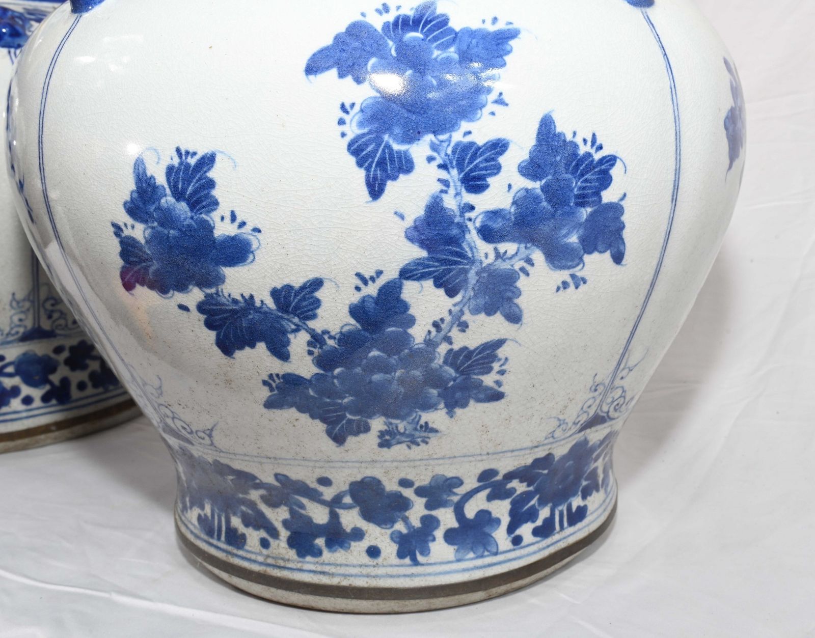 photo furniture Nanking Porcelain Temple Jars Lidded Blue And White Urns