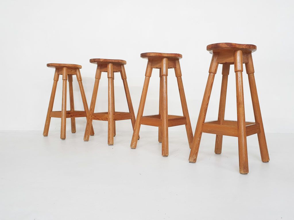 Scandinavian Modern Barkrukken Van Grenenhout, Ca. Jaren 1970