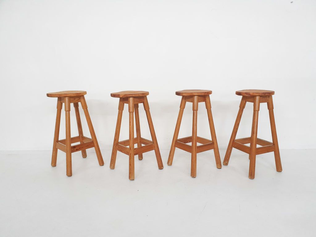 Scandinavian Modern Barkrukken Van Grenenhout, Ca. Jaren 1970 photo Meubels