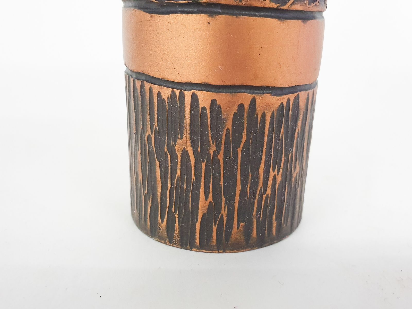 Zwaar Bronzen Vaas Met Koperen Details photo buy