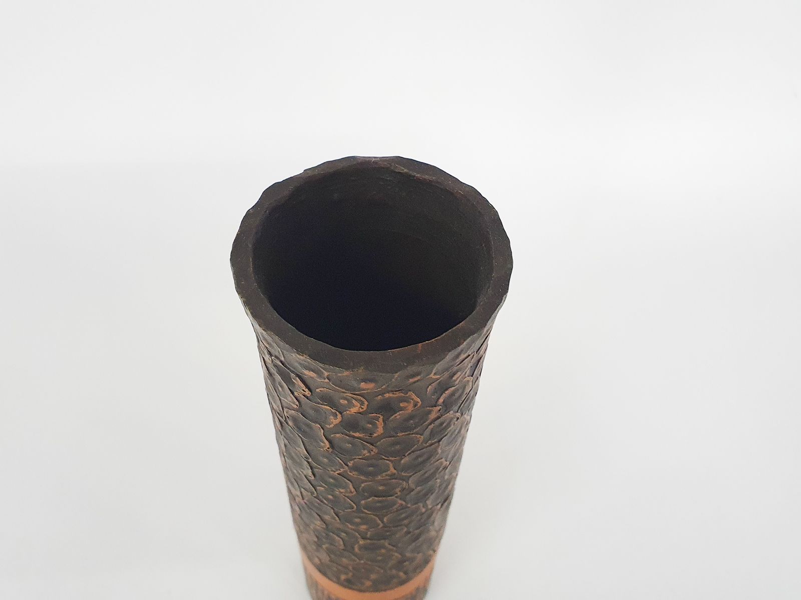 Zwaar Bronzen Vaas Met Koperen Details photo vintage