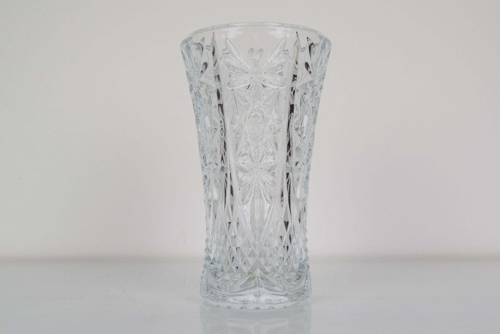 Mid Century Crystal Glass Vase,1950's photo furniture