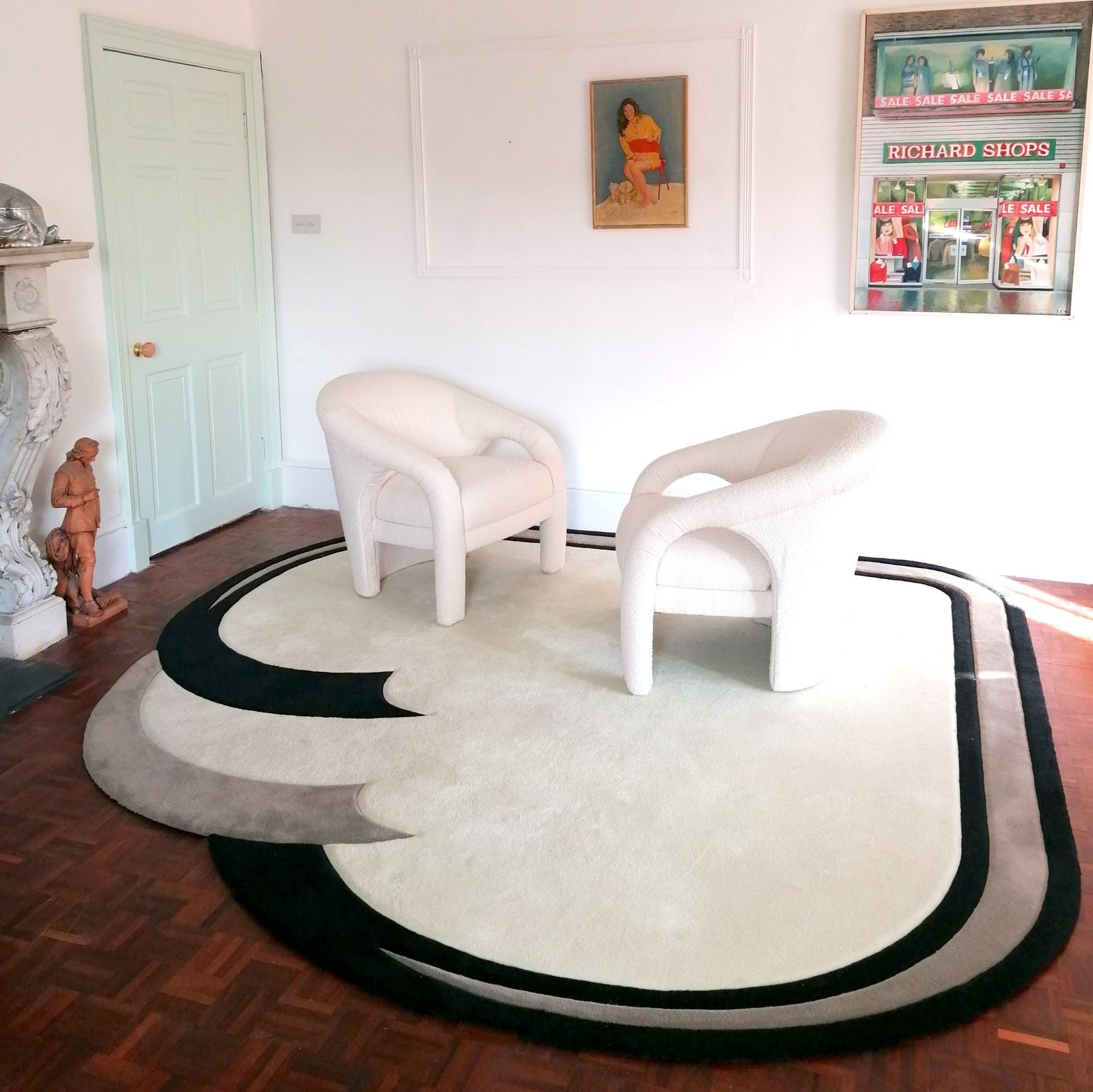 photo furniture Huge Vintage 80s American Deco Revival Curved Wool Rug With Carved Swirl Details And Edge.