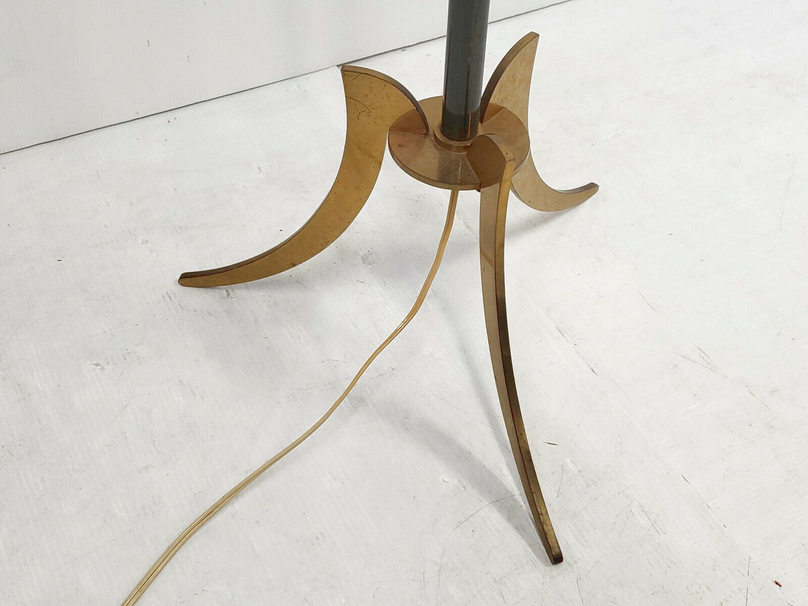 photo furniture Superb Vintage French 1950 Floor Lamp In Gold Brass & Glass 50s 1950s