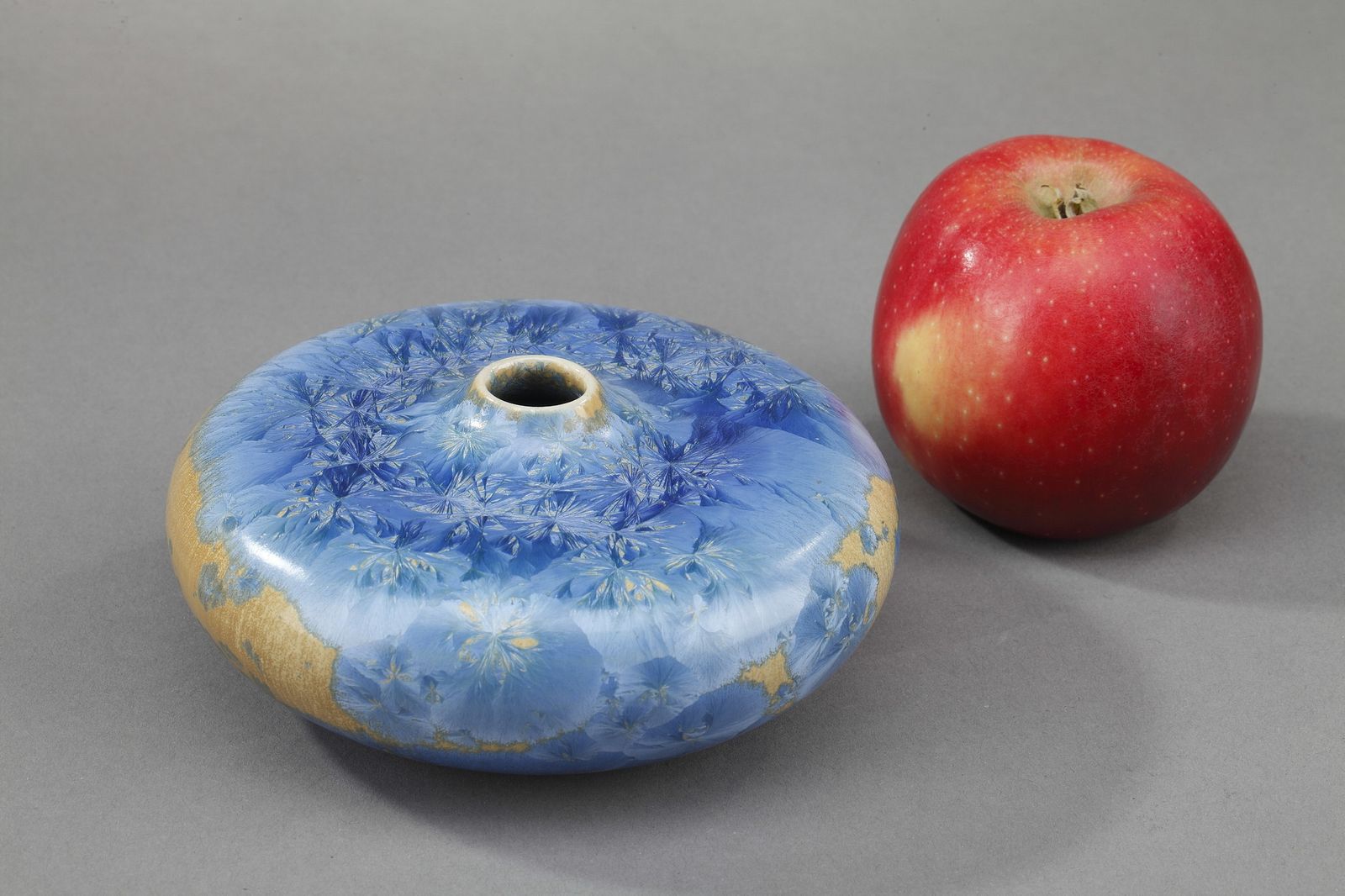 Petit vase en céramique de Vallauris, par Serafino Ferraro photo for sale