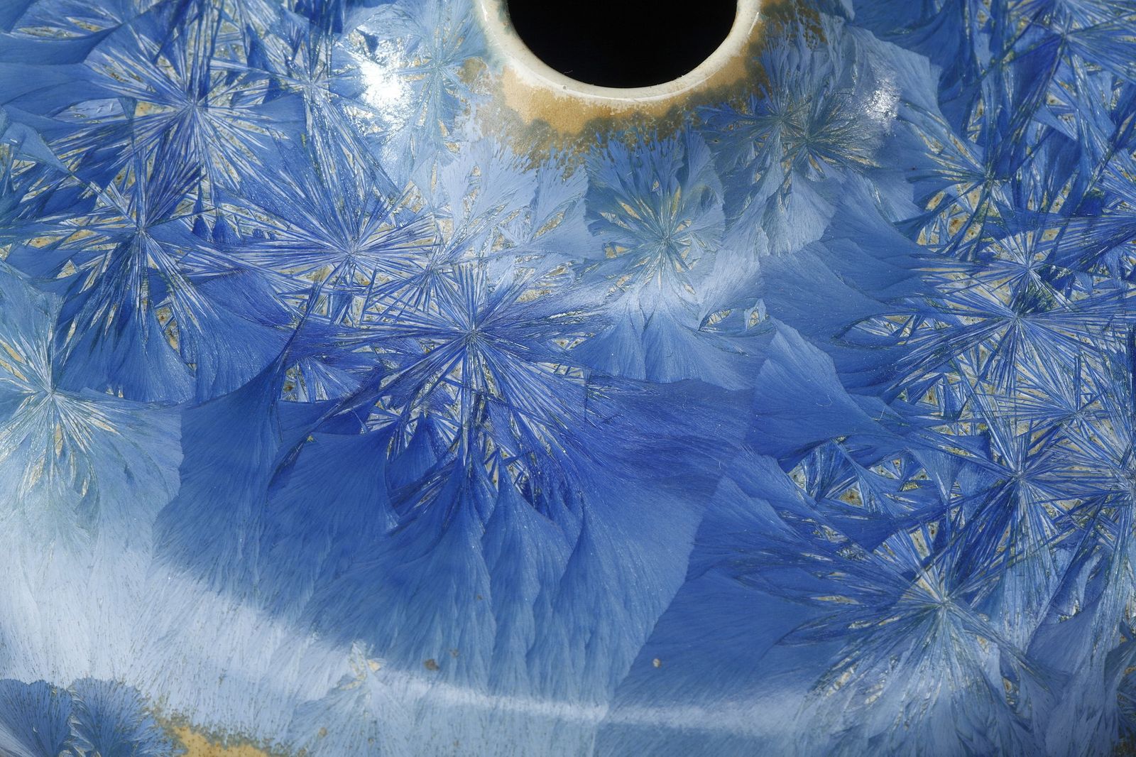 496.0 Petit vase en céramique de Vallauris, par Serafino Ferraro photo