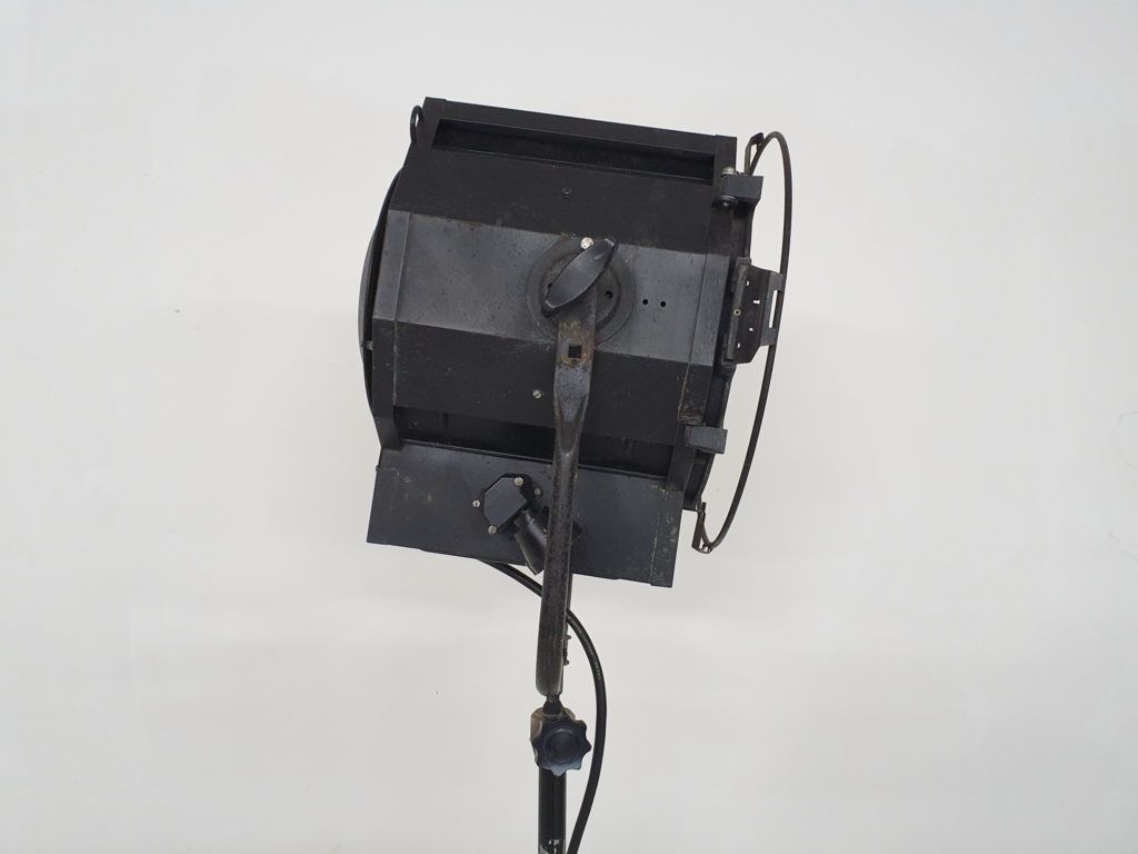 Industriële Vintage Filmstudie  Of Theaterlamp Met Metalen Standaard Van Adb photo Verlichting