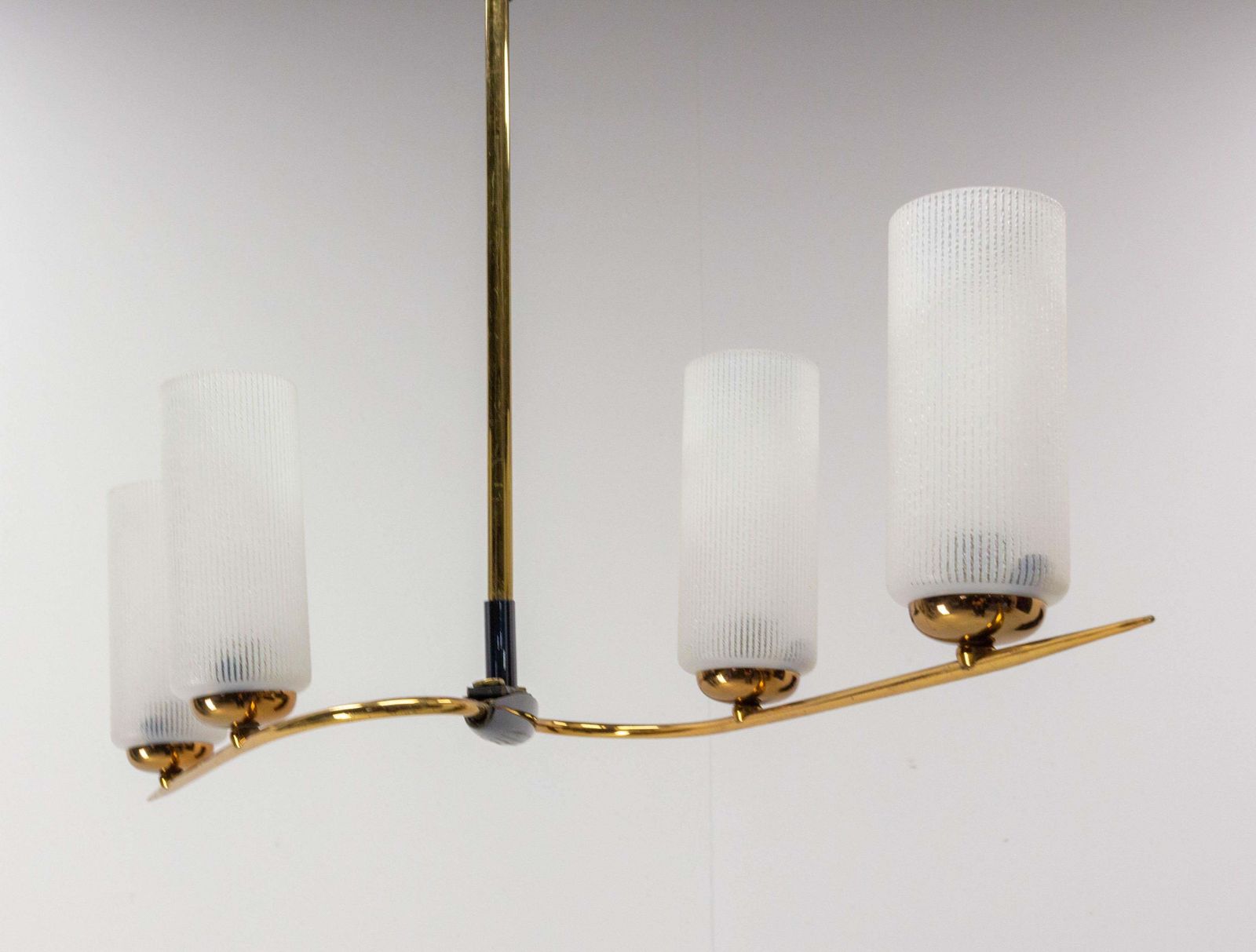 Lustre français en chrome doré et verre dépoli de style Arlus, 1960 photo for sale
