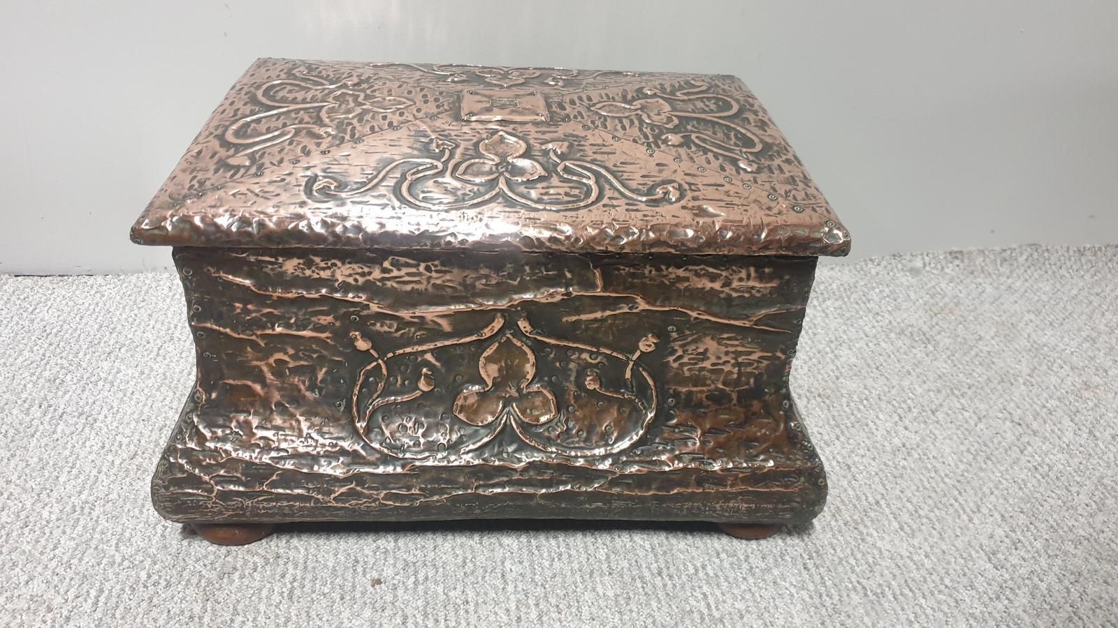 Very Nice Copper Fireside Box photo for sale