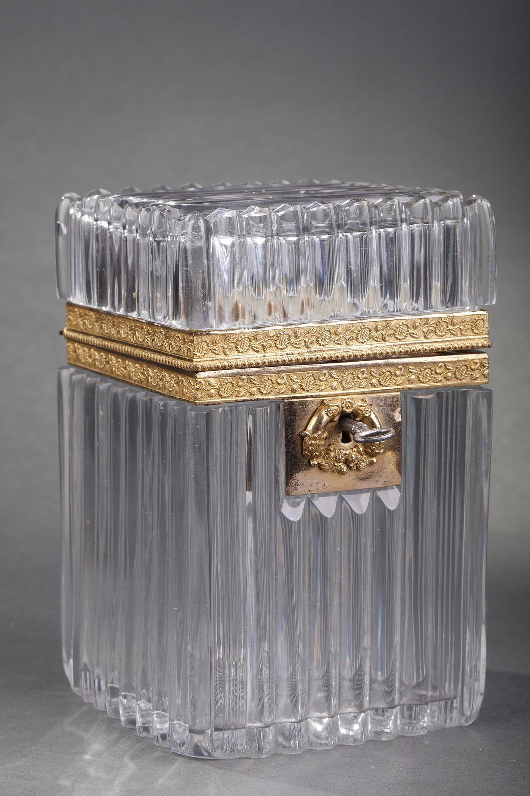 Coffret en cristal taillé Charles X à montures en ormolu